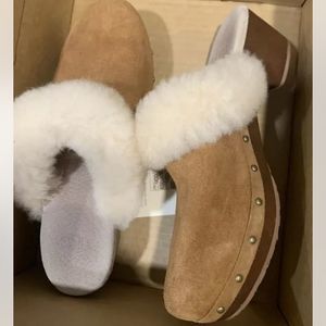 UGG Kids Moccasins Tan with Cream Fur